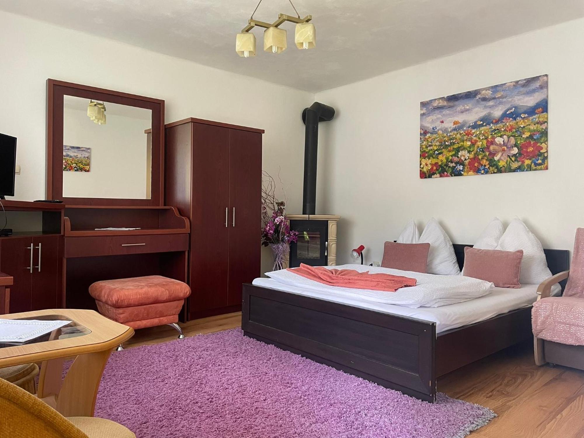Apartmany Pod Troma Korunami Červený Kláštor Exteriör bild