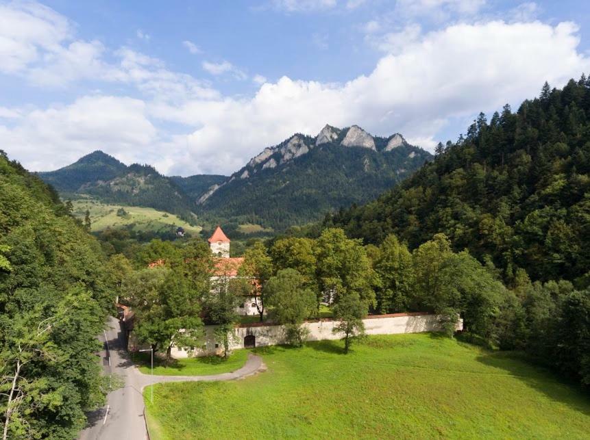 Apartmany Pod Troma Korunami Červený Kláštor Exteriör bild